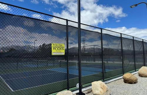 Dogs OK! Prime Home Base minutes to Downtown and Trails - Foto 59