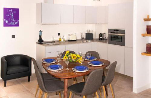 Apto. Maese Montañés. Céntrico con piscina privada - Foto 7