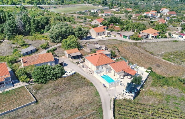 Villa Ivana - Three-bedroom Villa With Private Pool - Photo 41