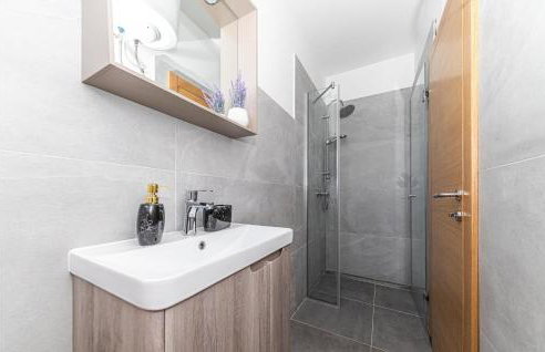 Beautiful Home In Ugljane With Wifi - Foto 49