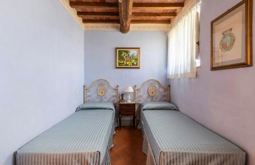 House With Wood-Fired Oven Near Arezzo - Photo 13