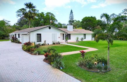 Luxury Jupiter Farm Getaway Pool, BBQ, Game Shed - Foto 31