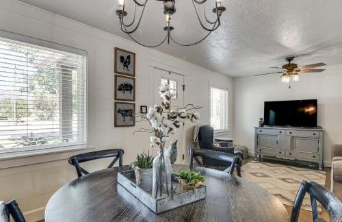 Cozy Farmhouse-Style Cottage by Mighty 5 Ntl Parks - Foto 4