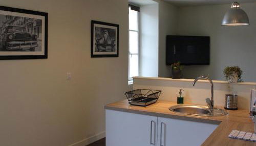 Appartement Central à Briey : 2 Ch, Cuisine équipée, Proche Commerces et Activités - FR-1-584-105 - Foto 2