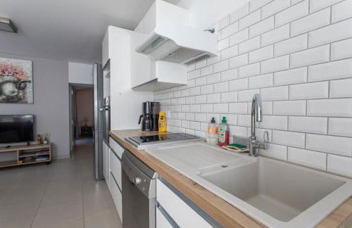 Le bélier 2nd étage avec balcon au centre ville d'Embrun climatisé - Photo 8