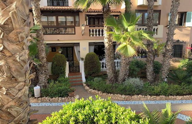 Comfortable Spacious Family House, Large Terrace and Garden, Beach and Bars - Foto 17