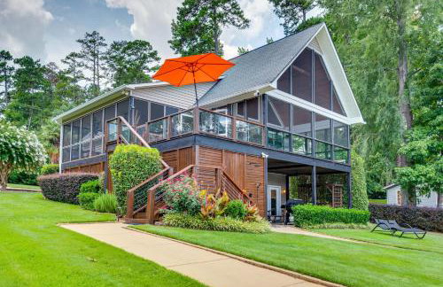 Luxe Lake Sinclair Living Private Dock and Beach! - Foto 36