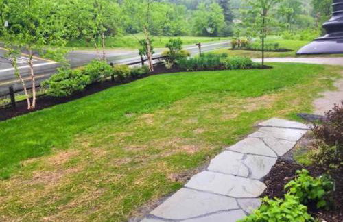 Entire Enchanting, Light-Filled 1830 Farmhouse - Foto 32