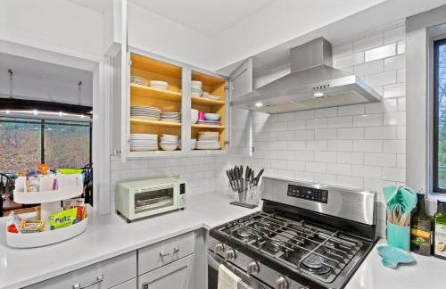 Resort Getaway - Golf, BMX trail, Hot Tub & Arcade! - Foto 64