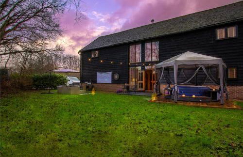 The Dairy Cottage with hot tub & pizza oven - Photo 22