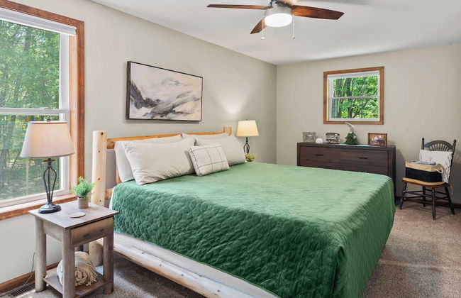 Maple Oasis by Avantstay Newly Built w/ Hot Tub, Game Room & Fire Pit - Photo 19