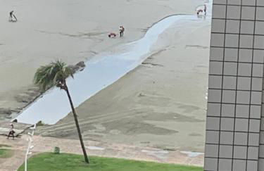 São Vicente Itararé prédio frente mar apto fundo vista parcial - Photo 12