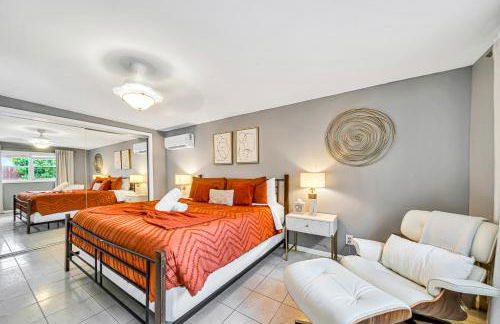 Heated Pool Spa BBQ Pool Table WiFi Near Beach-Downtown Fun - Foto 15