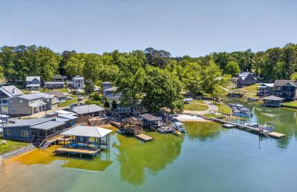 Lakefront Cabin with Private Dock - Foto 35