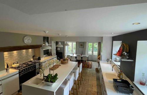 Large 4 bed house in Malmesbury, great for big families - Foto 31