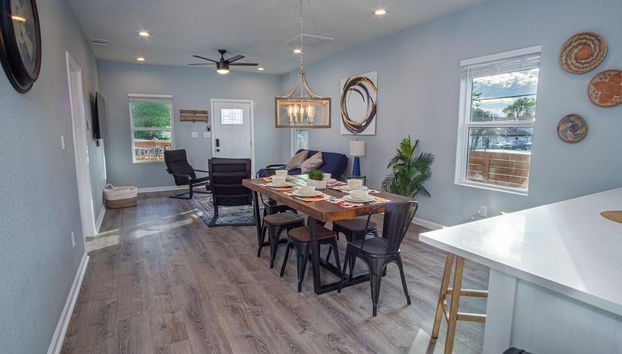 Downtown Dream Home Spacious 4BR 2BA Sleeps 12 - Foto 5, Habitación