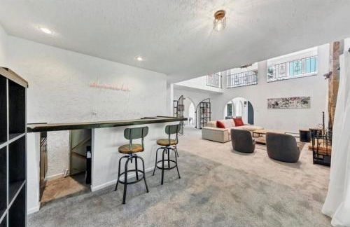 Mediterranean villa hot tub fire place•fire pit - Foto 6