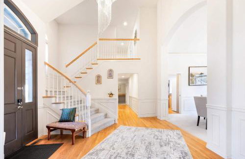 Brier 5BR Retreat w Pool Table Deck Central AC - Foto 25