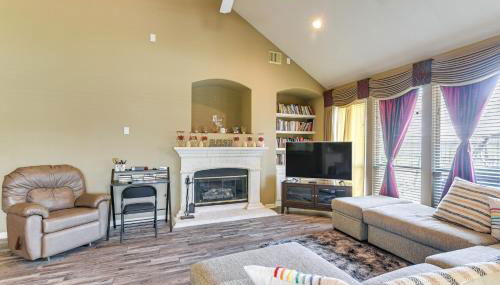 Patio, BBQ and Yard Family Retreat in Pearland - Foto 3