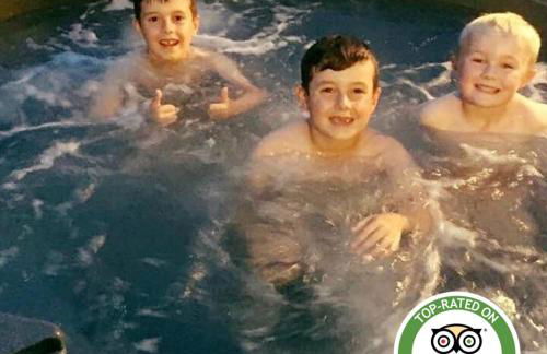 Shepherds View at Oaks Barn Farm Alcester with optional paid for Hot tub - Photo 16