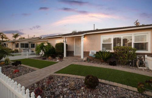 Walk to the Beach Private Backyard and Fire Pit - Foto 37