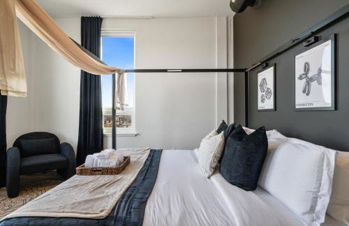 2BR, King Bd, Free Prkn, Gym, NYC View, 8min Train - Foto 20