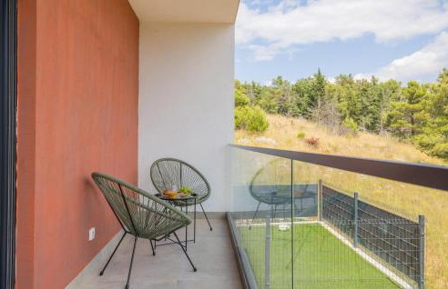 Amazing Home In Dicmo With Kitchen - Photo 24