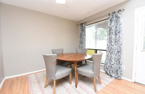 10 Minutes from IAH and Mall, Newly Rehabbed - Foto 9