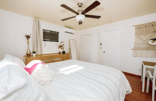 Serene Silver Lake 1 bedroom 1 bathroom Back house With Private Backyard - Photo 44