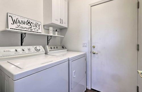 half Mi to Lake Family Home with Hot Tub in Goodyear - Foto 34