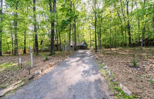 Modern Cabin w/Hot Tub & Fire Pit! - Foto 26