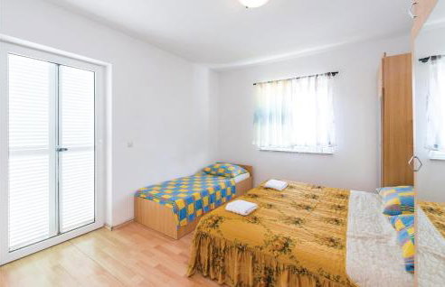 Cozy Apartment In Vidalici With Wifi - Foto 10