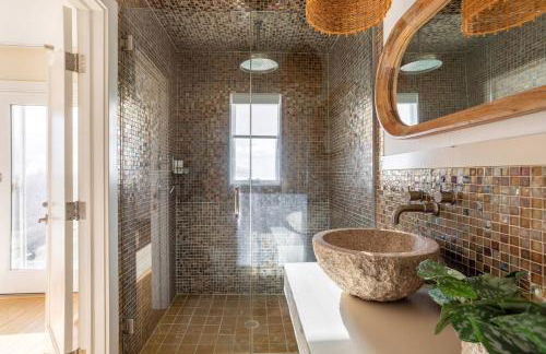 Surfside Villa by Rove Travel - Oceanfront Home with Hot Tub - Foto 38