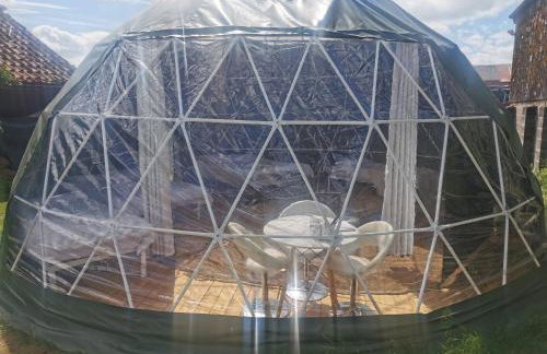 Lincoln Halo Dome,Hot Tub,6 beds, Projector - Groups OK - Foto 2