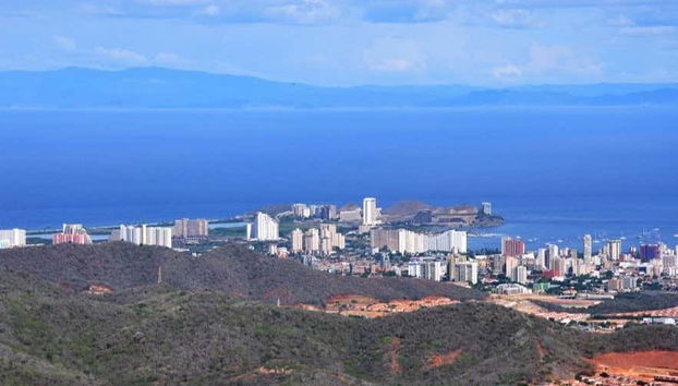 Tour por La Asunción + Trekking por La Sierra - Foto 3, Vistas de Porlamar desde La Sierra