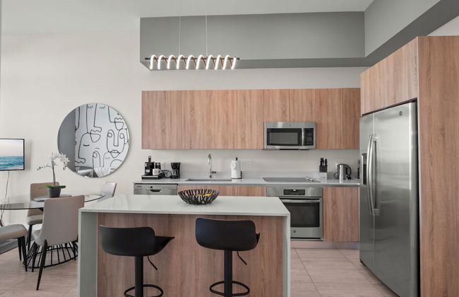 Modern Condo in Design District - Photo 26