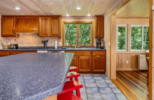 Lake house w/ indr pool and jacuzzi - Foto 49