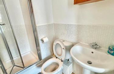 Mannys Apartment - Nice & Cozy 4Bed Flagship Lodge - Photo 54