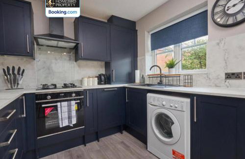 Modern 2BDR House By Homebird Property Management Short Lets & Serviced Accommodation Leeds With Private Parking & Free WiFi - Photo 4