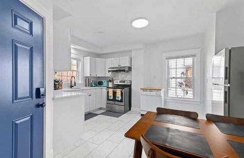 Casa Soleada in East Rock near DT and Yale SOM with FREE Parking and King Bed - Foto 11