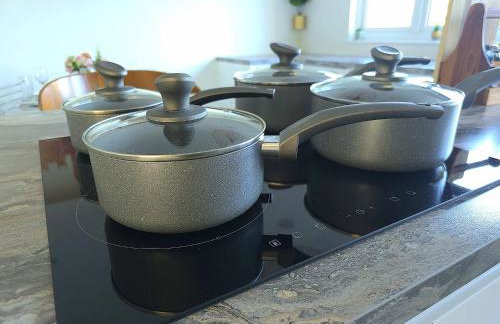 Large House, Home for Contractors- Park Free - Foto 16