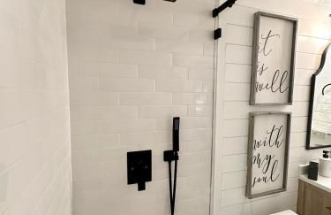 Villa Valbuena Palm Oasis In-Laws Quarters 4-Story Unit With Rooftop Retreat - Photo 47