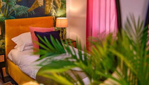 Stylish 3 Bed Home with Parking! - Photo 2