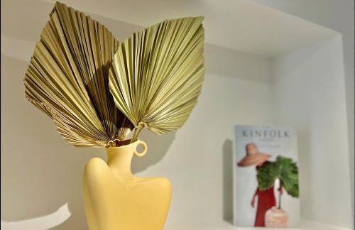 LIBERATION CENTER - PRIVATE Balcony - 24&7 RECEPTION - LUGGAGE STORAGE - Foto 8