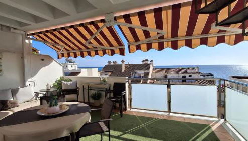 Ático Mediterráneo con Terraza y Solárium en el centro y a un paso del mar en Rincón de la Victoria - Photo 3