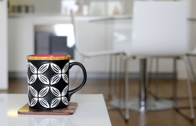 Luxury 2-bed Flat, Parking and Close to the Tube - Photo 10