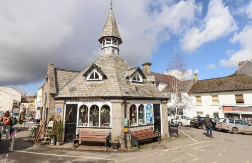 The Cottage on The Square - Photo 42