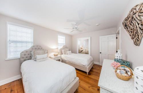 Close to Dtwn Nantucket! Group Getaway with Patio - Foto 13