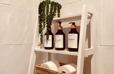 Two Bedroom Flat with Sea Views! - Foto 16