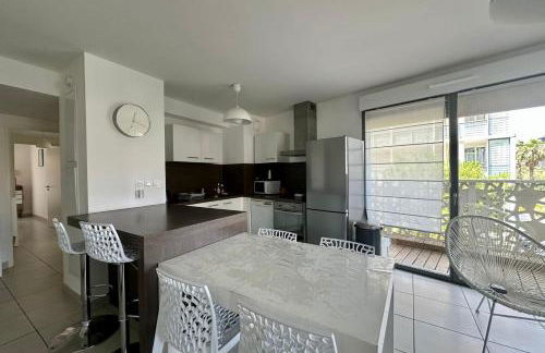 The Jacques Coeur- Vue climatisation et parking ! - Photo 15